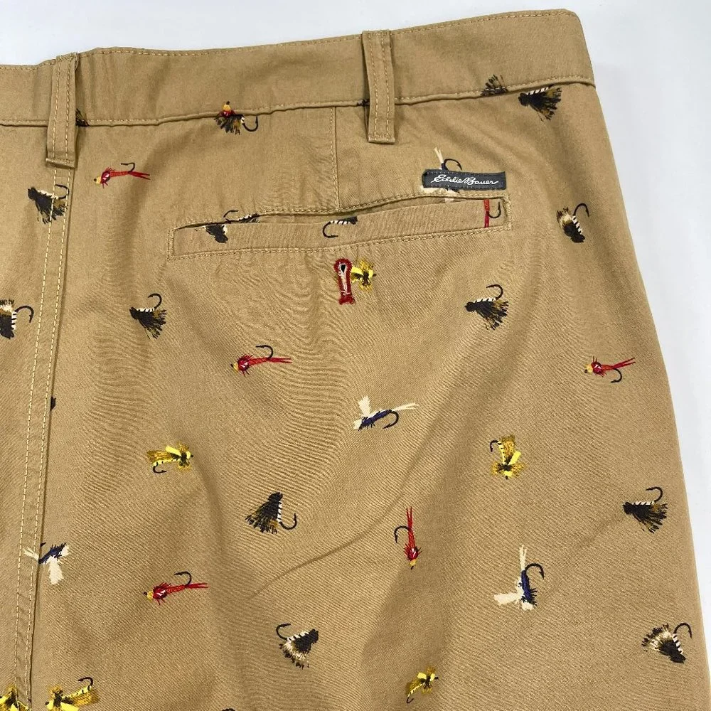 Eddie Bauer shorts with fishing lures printed, Size 42 - Picture 5 of 7
